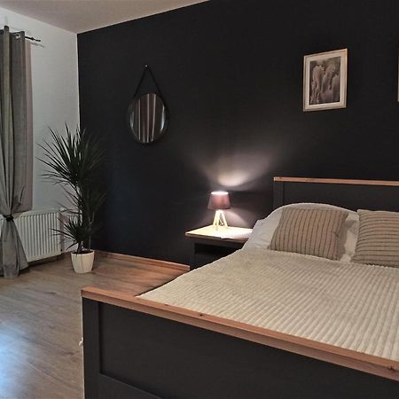 Appartement Cztery Katy W Rynku à Wałbrzych Extérieur photo